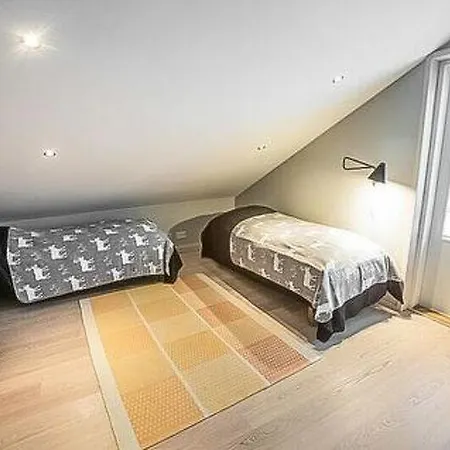 Holiday home Sleeps 10 Wifi Sirkka